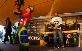 Adriano de Souza remporte le Billabong Pro J-Bay 2012