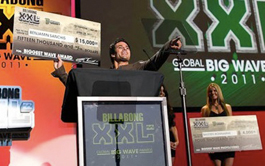 Billabong XXL 2011 : Benjamin Sanchis remporte le prix de la plus grosse vague de l'année !