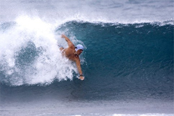 Mike Stewart remporte le Pipeline Bodysurfing Classic