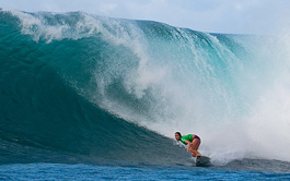 Carissa Moore survole le Gidget Pro Sunset, Stephanie Gilmore couronnée championne du monde 2009