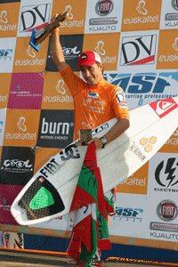 Aritz Aranburu s'empare du titre au Zarautz Pro Surf !