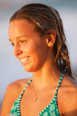 Sally Fitzgibbons fait trembler le monde du surf féminin !