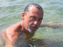 La crise et le surf par Hugo Verlomme