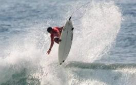 Jadson Andre prend les 3500 points du Quik Pro Durban !