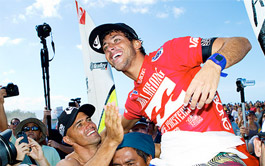 Jeremy Flores remporte le Billabong Pipe Masters 2010 !