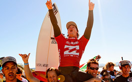 Jordy Smith prend le pouvoir à  Jeffreys Bay !