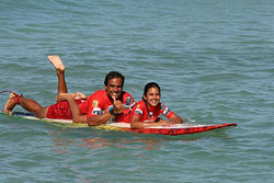 Kalani et Ala remportent le circuit mondial WTT de surf tandem