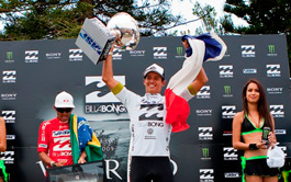 Maxime Huscenot sacré champion du monde junior de surf 2009 !