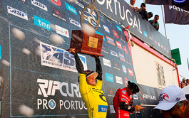 Adriano De Souza remporte le Rip Curl Pro Peniche 2011 devant Kelly Slater