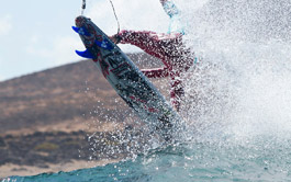 Marc Lacomare et Jonathan Gonzalez dominent le Nixon Surf Challenge 2012