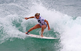 Roxy Pro Goald Coast : Pauline Ado toujours dans la course !