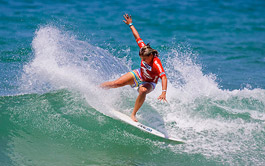 Billabong ASP World Juniors : Pauline Ado et Johanne Defay en quarts !