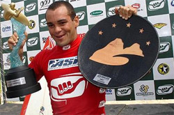 Raoni Monteiro revient au top au Hang Loose Pro Fernando de Noronha