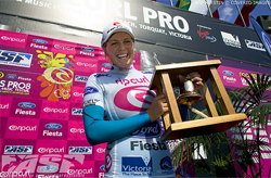 Stephanie Gilmore retrouve le sourire et sonne la cloche de Bells Beach !