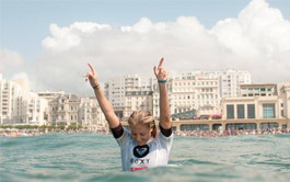Stephanie Gilmore remporte son 5ème titre de Championne du Monde à  Biarritz !