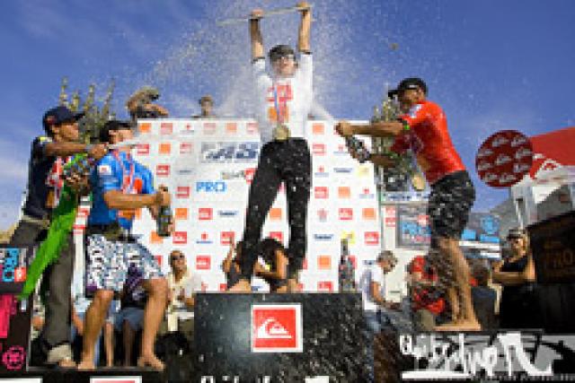 Adrian Buchan remporte le Quik Pro France devant Kelly Slater !