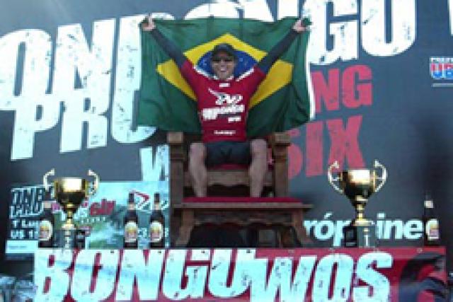 Adriano de Souza remporte le Onbongo Pro Surfing au Brésil