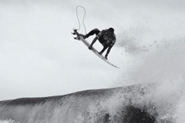 Quiksilver Pro New York 2011 : Flores élimine Tiago Pires
