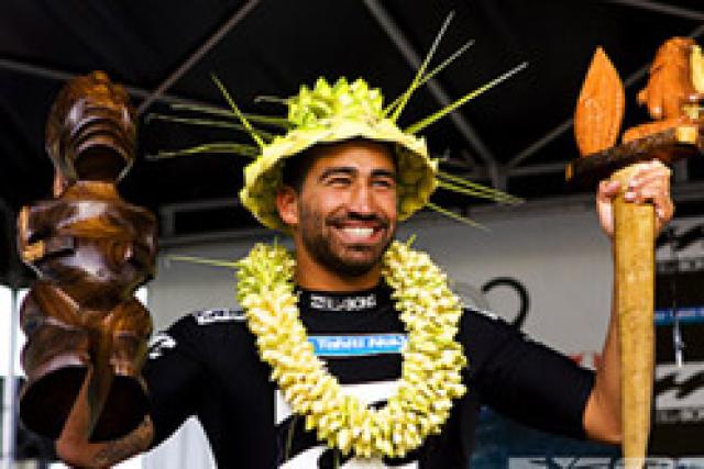 Bobby Martinez remporte le Billabong Pro Teahupoo 2009