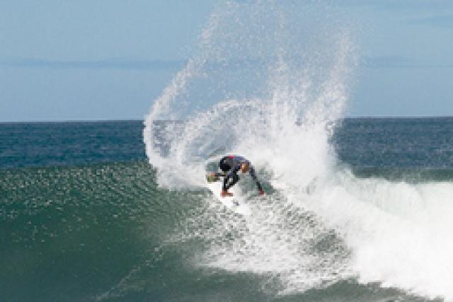 Rip Curl Pro Bells Beach 2011 : Taj Burrow out, Carissa Moore, Jordy Smith et Tiago Pires in