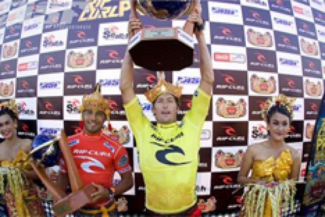 Bruce Irons sacré roi d'Uluwatu au Rip Curl Pro Search !