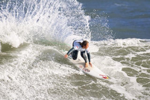 TSB Bank Women's Surf Festival 2010 : Sarah Mason réussit l'exploit de sortir Gilmore