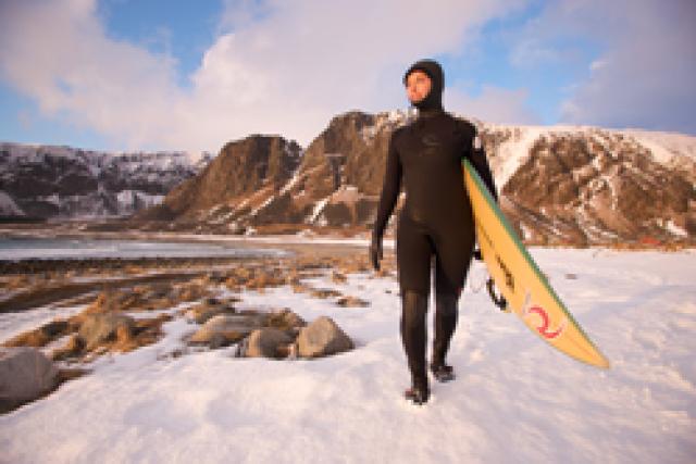 Longboard ou single fish, mais surtout cagoule et chaussons !