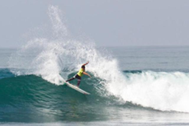 Hurley Pro Trestles 2012 - Jérémy Flores passe, Tiago Pires out !