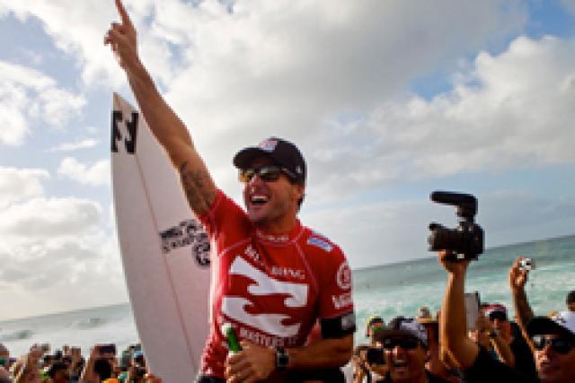 Joël Parkinson sacré Champion du Monde de surf ASP 2012