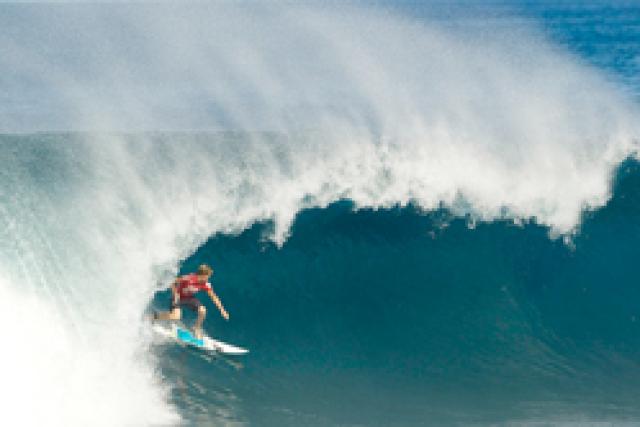 John John Florence remporte le Volcom Pipeline Pro 2012 !