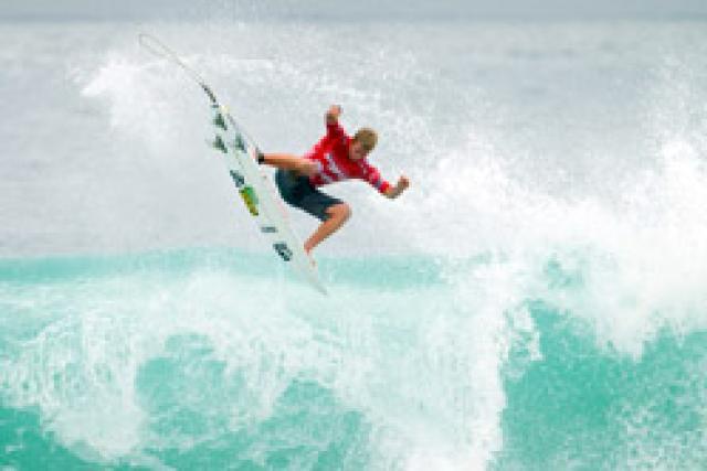 John John Florence signe sa première victoire à  Rio