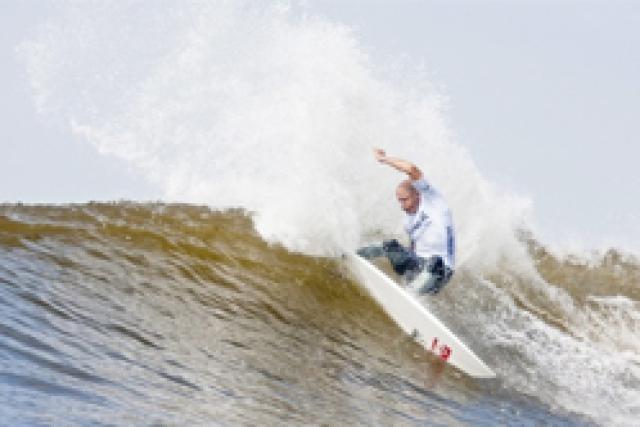 Kelly Slater remporte le Hurley Pro 2011