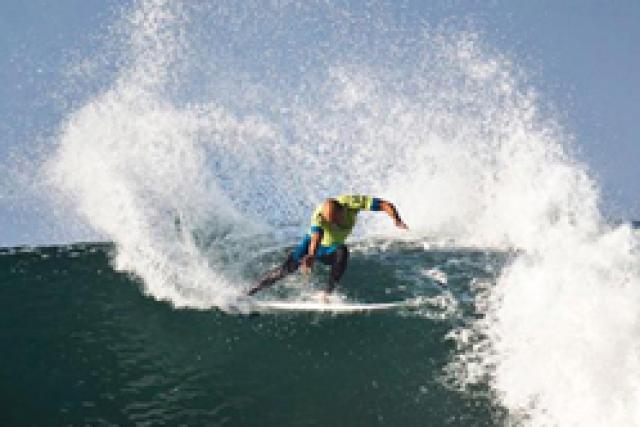 Hurley Pro Trestles 2012 - Parko déchire, Flores et Slater s'affrontent au round 5 !
