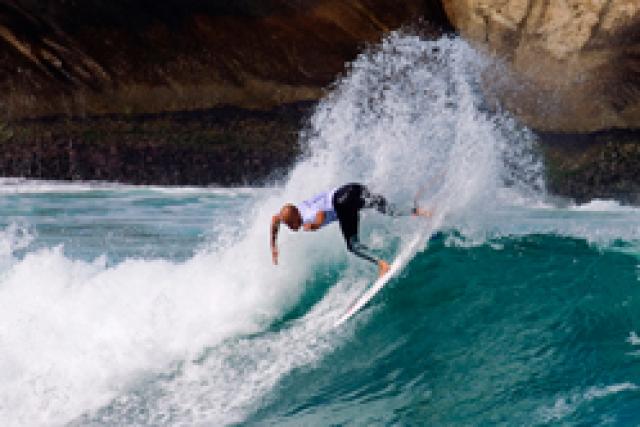Billabong Pro Rio 2011 : Slater, Fanning, Burrow et Jeremy Flores se qualifient pour le round 3