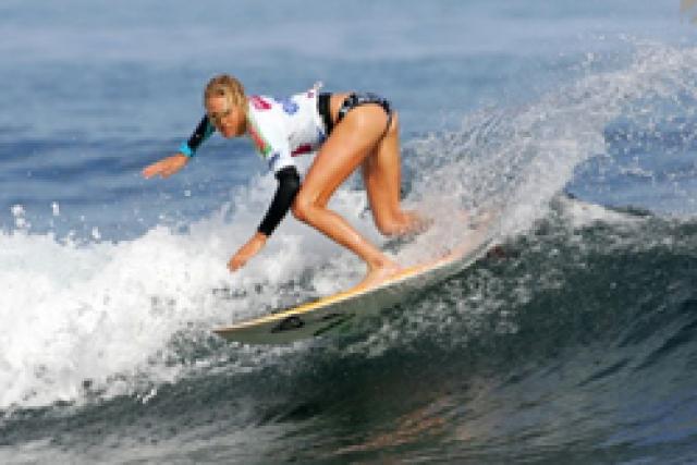 Laura Enever gagne le WQS 6 étoiles des Açores