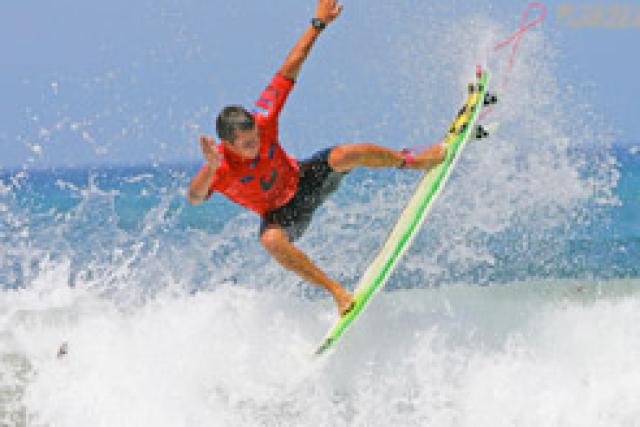 Marc Lacomare sacré champion d'Europe Junior de Surf 2009 !