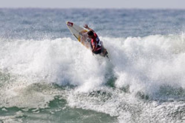 Maxime Huscenot en grande forme au Kustom Jetty Surf Pro Junior !