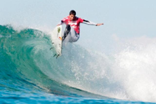 Billabong Pro J-Bay 2011 : Bourez explose Raoni Monteiro
