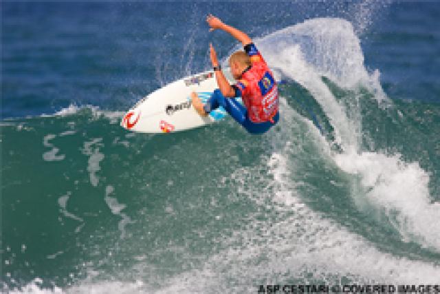 Billabong Pro Mundaka : Fanning, Slater et Burrow assurent à  Bakio
