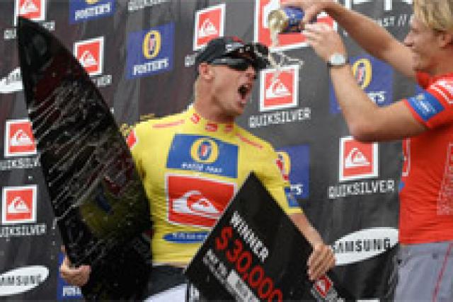 Mick Fanning, champion du Quik Pro Gold Coast pour la seconde fois