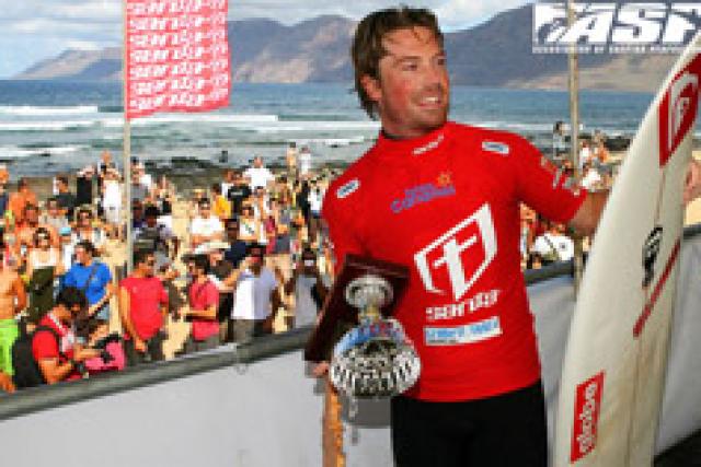 Nic Muscroft empoche les 3000 points du Santa Surf Pro !