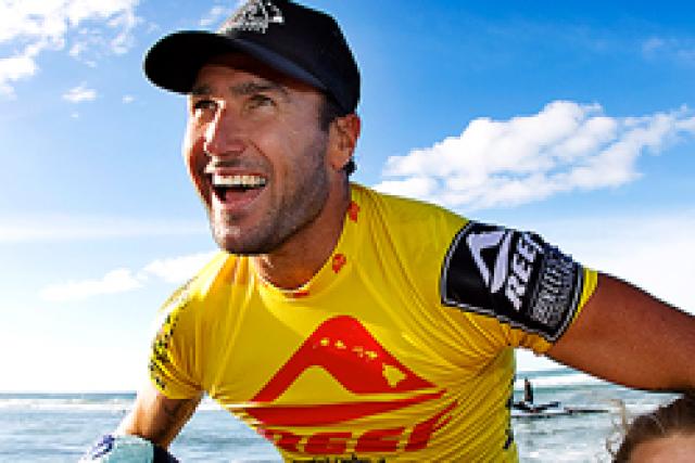 Joël Parkinson remporte le Reef Hawaiian Pro 2010