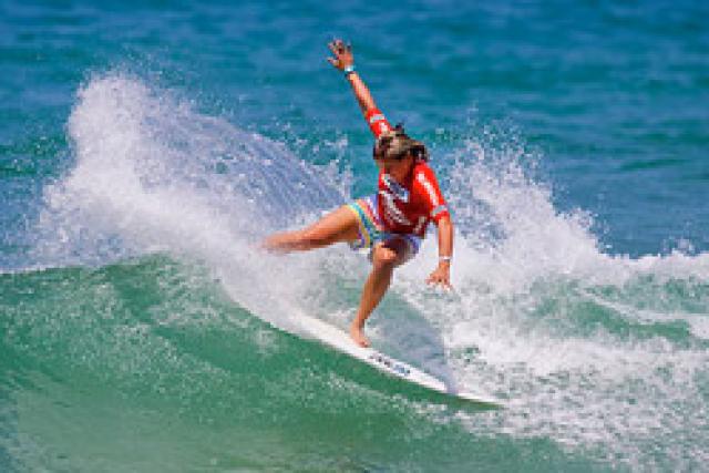 Billabong ASP World Juniors : Pauline Ado et Johanne Defay en quarts !