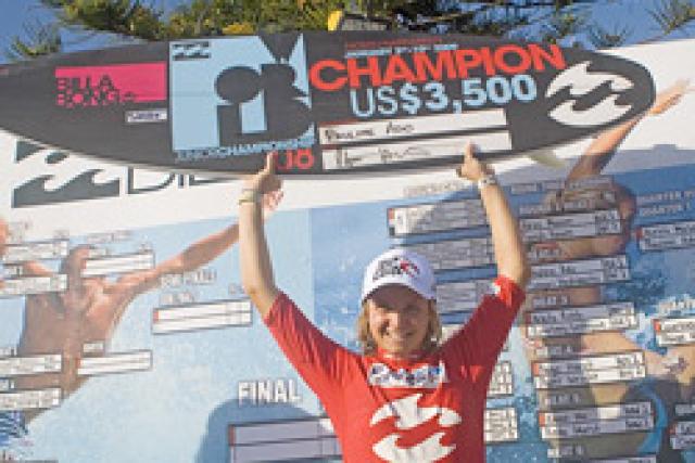 Historique : Pauline Ado sacrée championne du monde junior de surf 2008 !