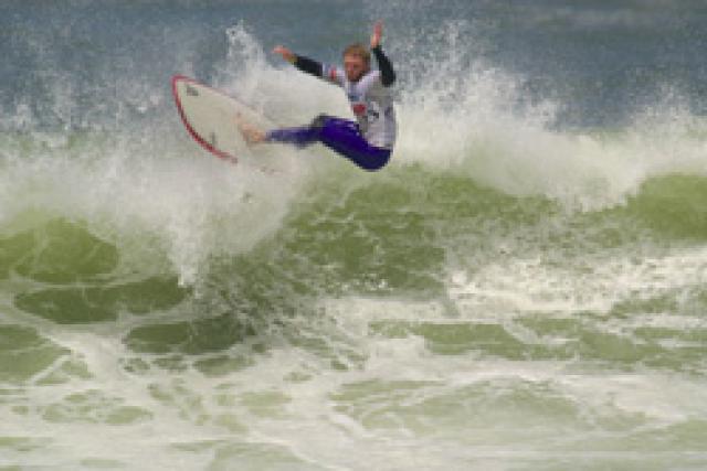 Phil Rajzman couronné champion du monde de longboard