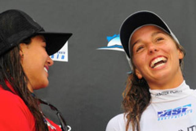 Sally Fitzgibbons survole la Hunter Ports Women's Classic