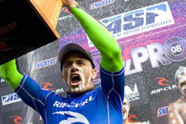 Kelly Slater double la mise au Rip Curl Pro Bells Beach !