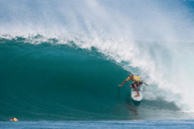 Billabong Pipe Masters 2010 : Jeremy Flores en quarts de finale !