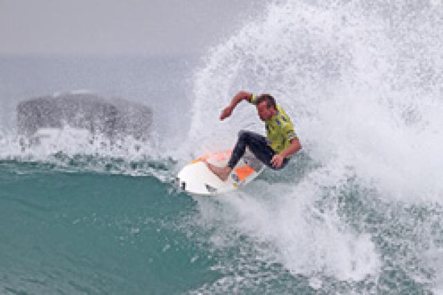 Rip Curl Pro Bells Beach : Bourez qualifié pour le 4ème tour !