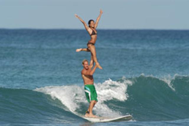 Tiffany Rabacal et Chuck Inman, champions du monde ISA de Surf Tandem